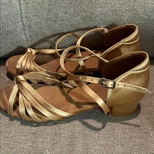 Elegant Gold Women's Strappy Low Heel Latin Dance Sandals. Size 6.